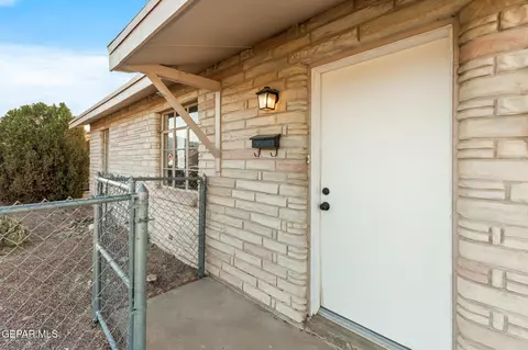 5017 Sierra Madre Dr, El Paso, TX 79904