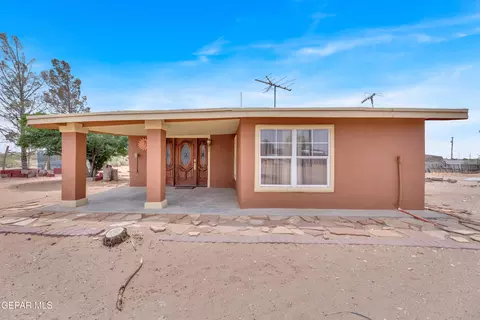 3571 Rebecca Ln, El Paso, TX 79938