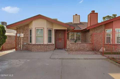 819 Los Surcos Rd, El Paso, TX 79907