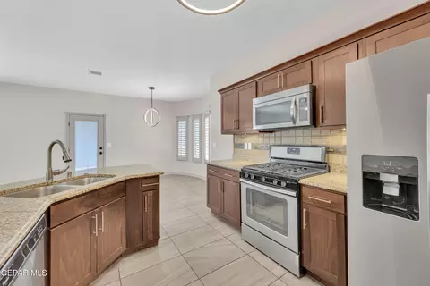 Kitchen - 3112 Java Chip Pl, El Paso, TX 79938 photo 2 of 2