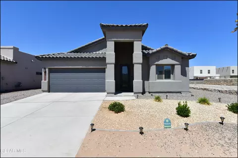 975 Bicknor Pl, El Paso, TX 79928