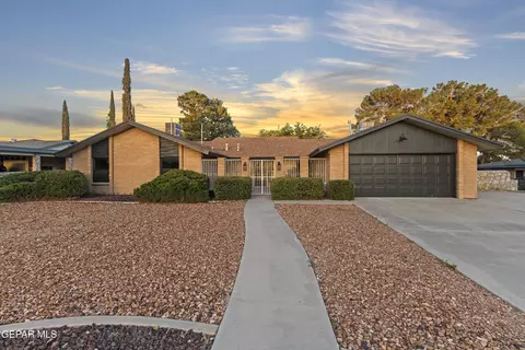 10920 Gary Player Dr, El Paso, TX 79935