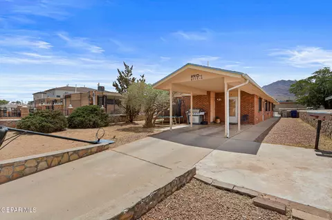 8957 Robert Dr #A & B, El Paso, TX 79904