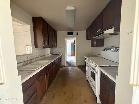 5609 Venezuela Rd, El Paso, TX 79903