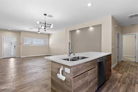 445 Beech Tree, El Paso, TX 79928 photo 13
