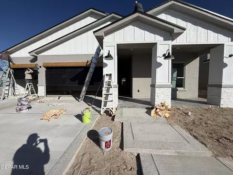 13371 Jeff Winton Dr, El Paso, TX 79928