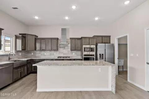 Kitchen - 3948 Aspiration Pl, El Paso, TX 79938 photo 4 of 8