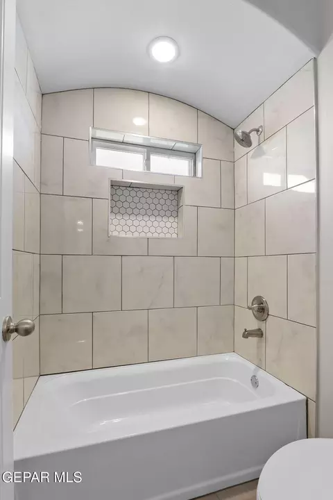 Bath - 3948 Aspiration Pl, El Paso, TX 79938 photo 5 of 9