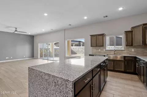 Kitchen - 3948 Aspiration Pl, El Paso, TX 79938 photo 8 of 8