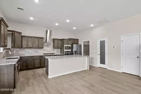 Kitchen - 3948 Aspiration Pl, El Paso, TX 79938 photo 1 of 8