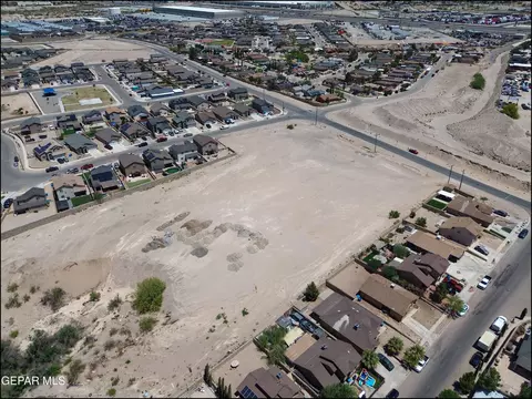 10696 Stockyard Dr, Socorro, TX 79927