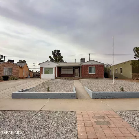 923 Driver Cir, El Paso, TX 79903