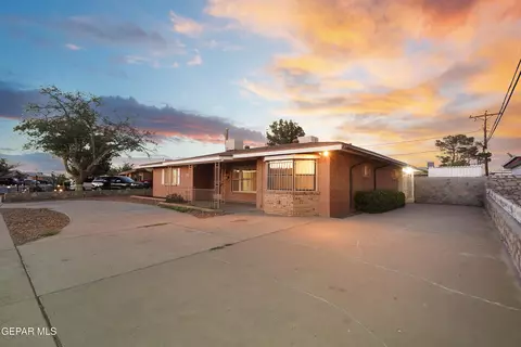 904 Apple Ln, El Paso, TX 79925