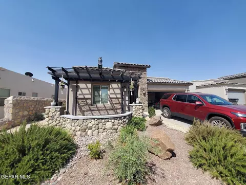 249 Emerald Sun Dr, Horizon City, TX 79928