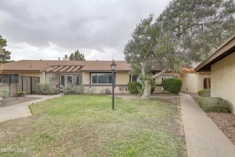 10605 Park View Cir, El Paso, TX 79935