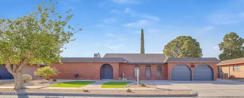 3709 Roslyn Dr, Horizon City, TX 79928
