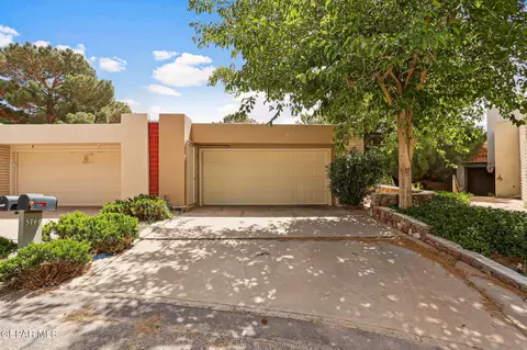5744 Mira Grande Dr, El Paso, TX 79912