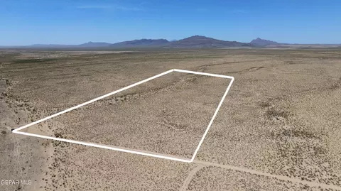 20 Acres Highway 62180 Hwy, Salt Flat, TX 79847