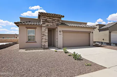 717 Paseo De La Reina St, Horizon City, TX 79928