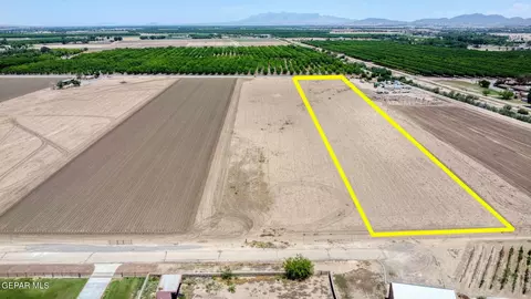 7038 Mcnutt Rd, Anthony, NM 88021