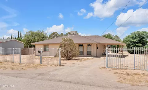 10530 Fuente St, Socorro, TX 79927