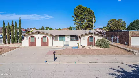 424 Benton St, Horizon City, TX 79928