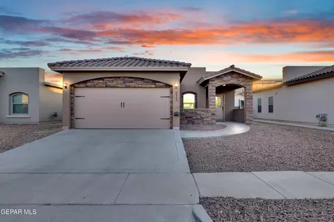 2153 Carlos Leon Pl, El Paso, TX 79938