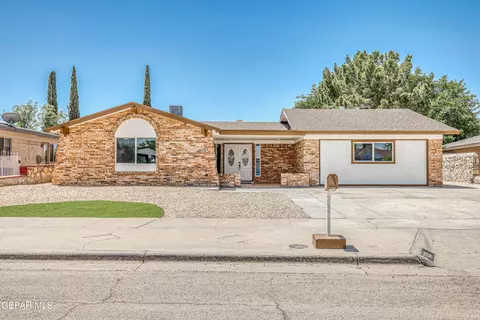 11058 Bob Stone Dr, El Paso, TX 79936