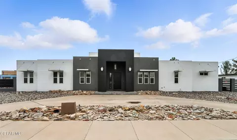 10464 Zach Rd, Socorro, TX 79927