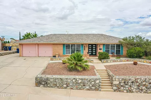 10705 Vista Alegre Dr, El Paso, TX 79935