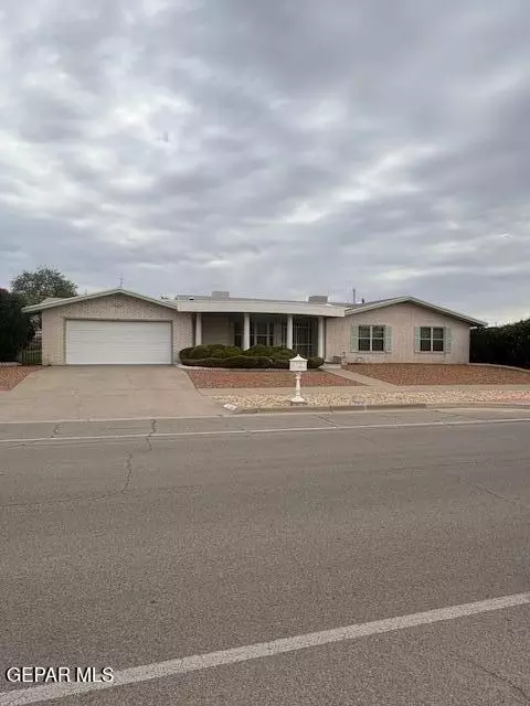10700 Janway Dr, El Paso, TX 79935
