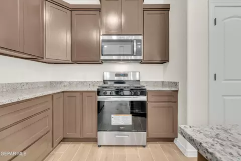 Kitchen - 12325 Jack Vowell Way, El Paso, TX 79934 photo 6 of 7