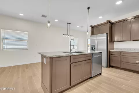 Kitchen - 12325 Jack Vowell Way, El Paso, TX 79934 photo 5 of 7
