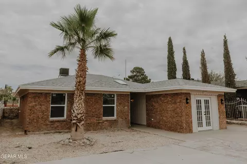11745 Henry Phipps Dr, El Paso, TX 79936