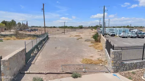 8280 N N Loop Dr, El Paso, TX 79907