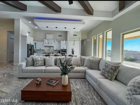 5640 Rio Bonito Cir, El Paso, TX 79932