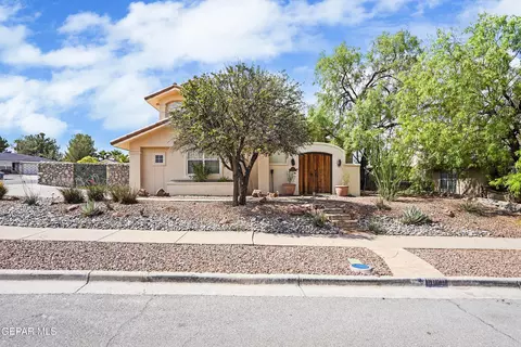 6820 Whisper Canyon Dr, El Paso, TX 79912