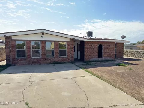 378 Hourglass Dr, El Paso, TX 79915