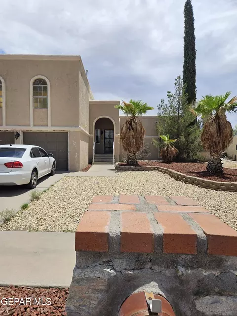 704 Espolon Dr, El Paso, TX 79912