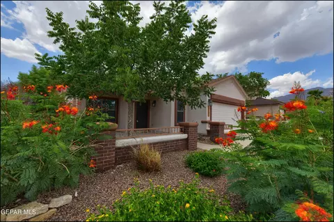 6737 Crucero Del Sol Dr, El Paso, TX 79911