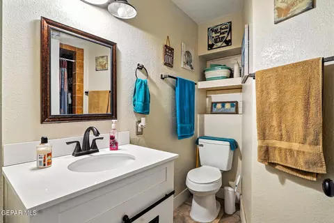 Bath - 1624 Vinton Rd, Anthony, NM 88021 photo 2 of 7