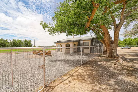 Exterior - 1624 Vinton Rd, Anthony, NM 88021 photo 10 of 20