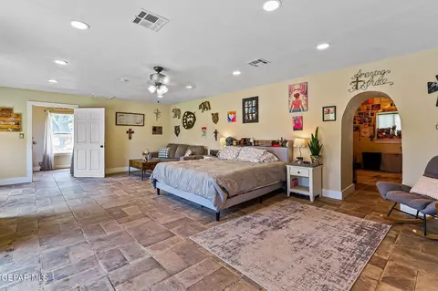 Bedroom - 1624 Vinton Rd, Anthony, NM 88021 photo 3 of 9