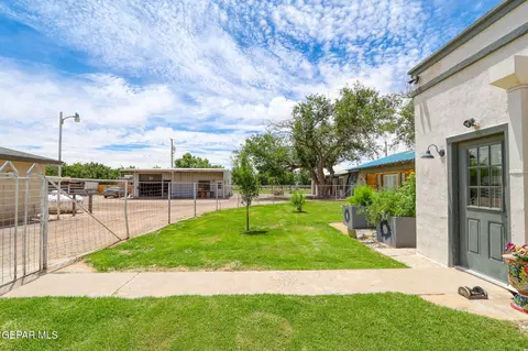 Exterior - 1624 Vinton Rd, Anthony, NM 88021 photo 13 of 20