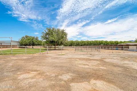 Exterior - 1624 Vinton Rd, Anthony, NM 88021 photo 16 of 20