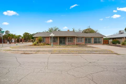 407 Bruce Pl, Horizon City, TX 79928