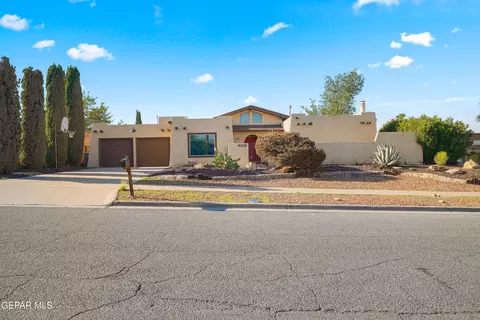 6604 Camino Fuente Dr, El Paso, TX 79912