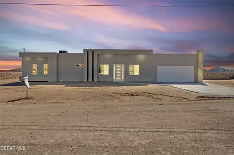14706 Shape Rd Dr, El Paso, TX 79928