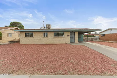 2621 Prestwick Rd, El Paso, TX 79925