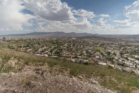 27 Silent Crest Dr, El Paso, TX 79902